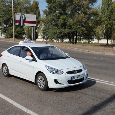 Hyundai Accent White 1